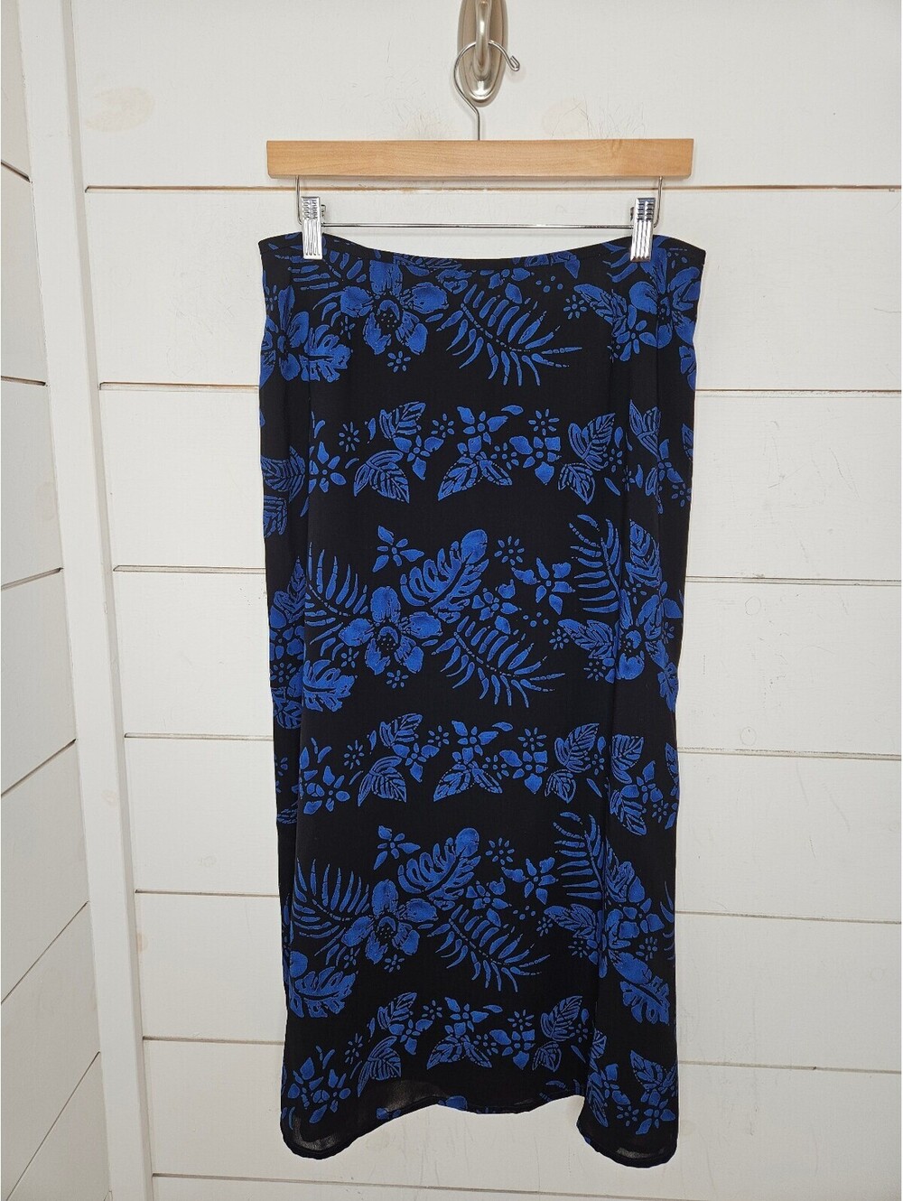 Liz Claiborne size 12 black with blue floral maxi skirt
